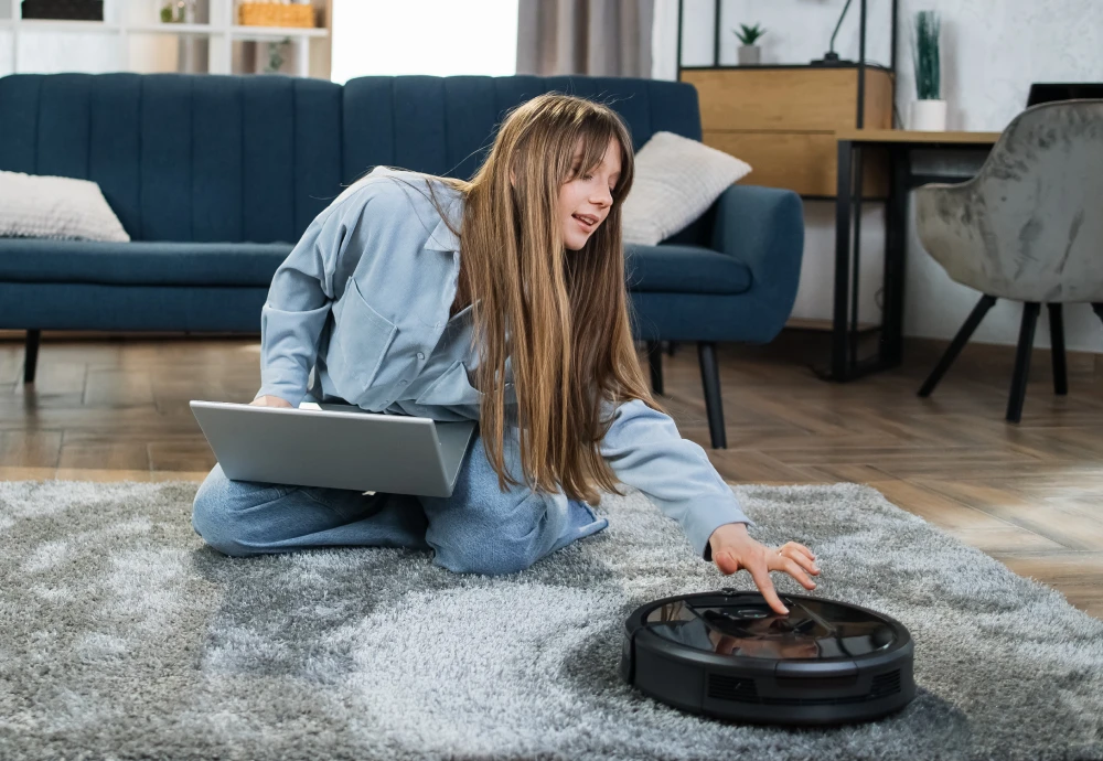 robot vacuum cleaner with water tank